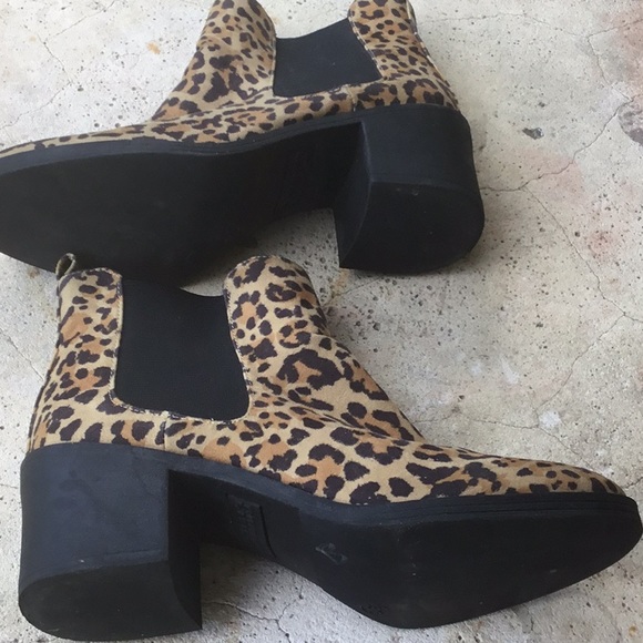 Dividcd. Leopard booties. 5 - Picture 4 of 4